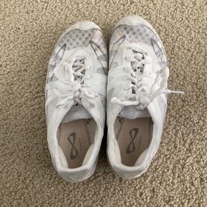 Used Vengeance Nfinity Cheer Shoes